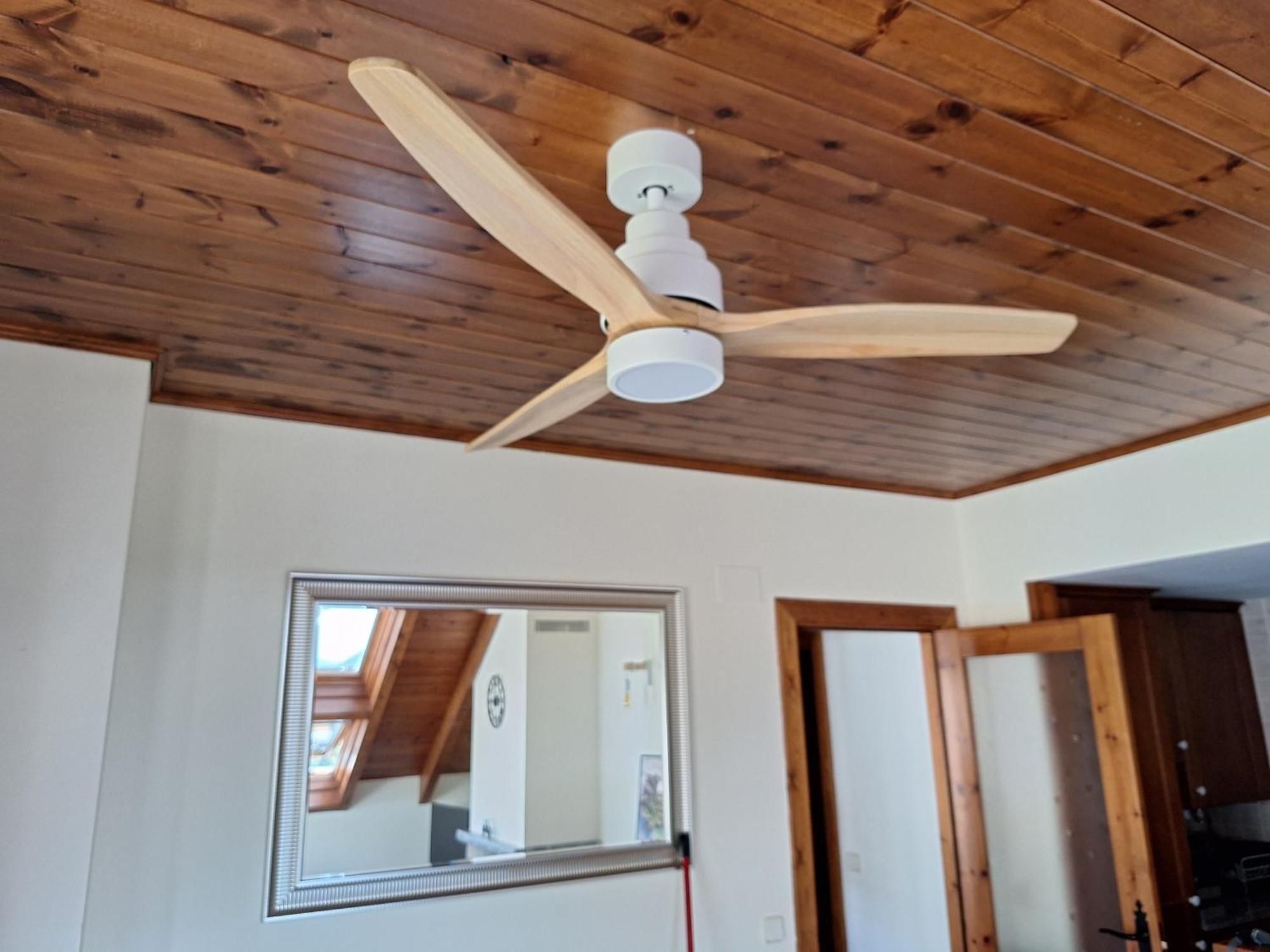 Family Attic Esterri เอสเตร์รี ดาเนว ภายนอก รูปภาพ