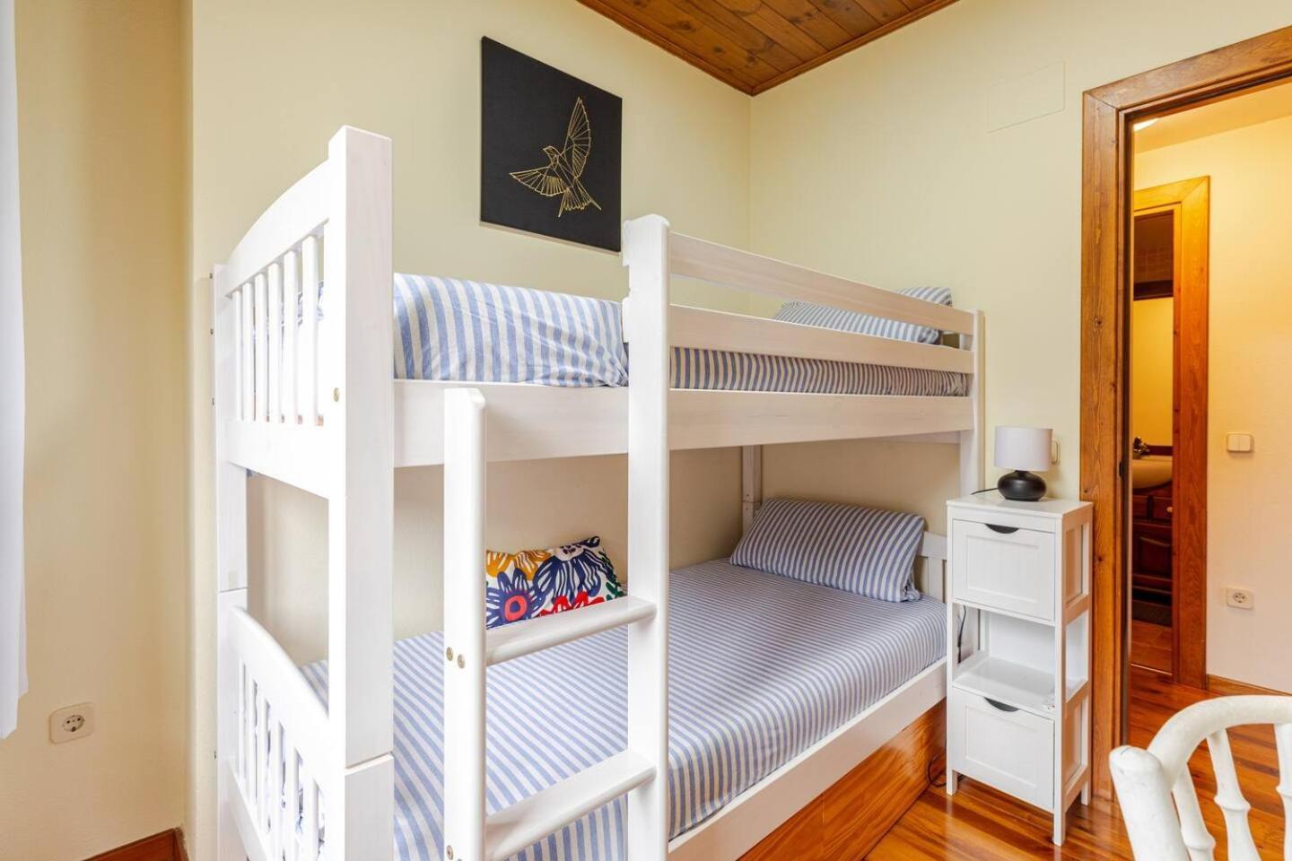 Family Attic Esterri เอสเตร์รี ดาเนว ภายนอก รูปภาพ