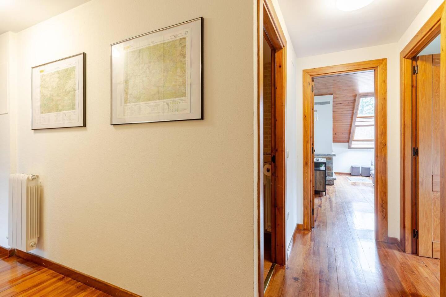 Family Attic Esterri เอสเตร์รี ดาเนว ภายนอก รูปภาพ